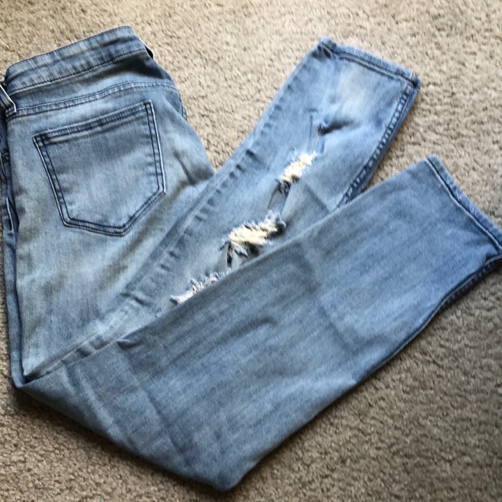 STS Blue ripped ankle high blue jeans